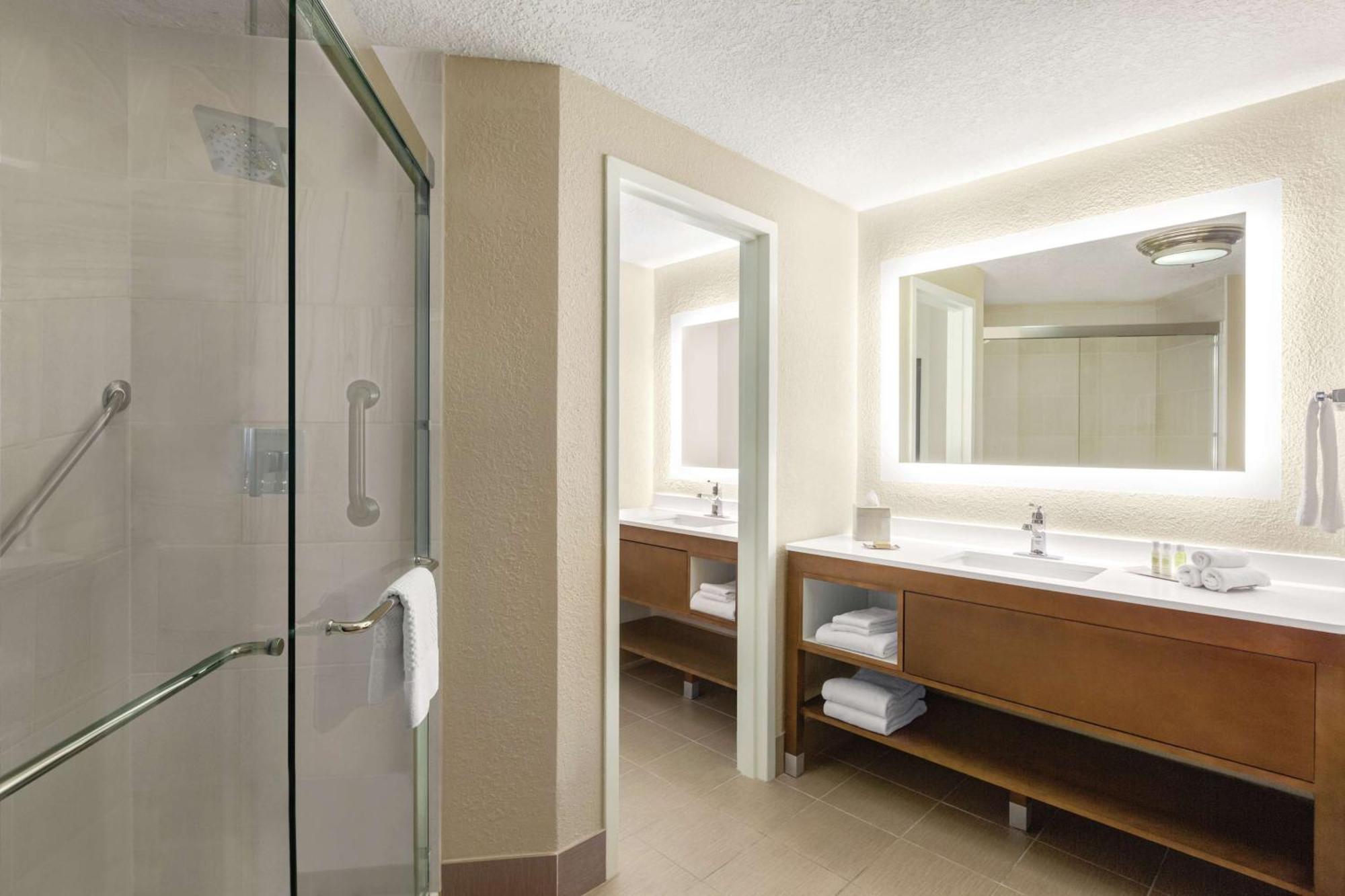 Отель Doubletree By Hilton Orlando Downtown Экстерьер фото